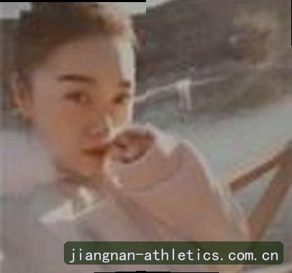 李薇